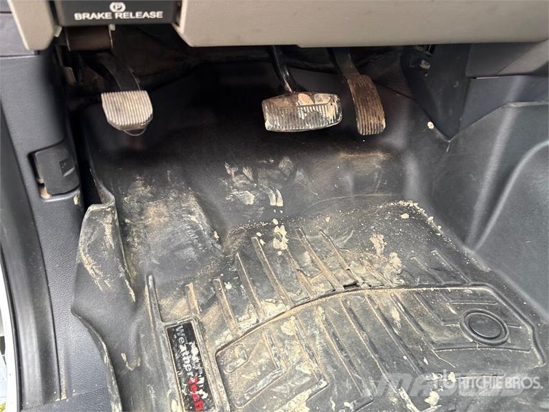 Ford F-350 XLT 4x4 Crew Cab Pickup Citi