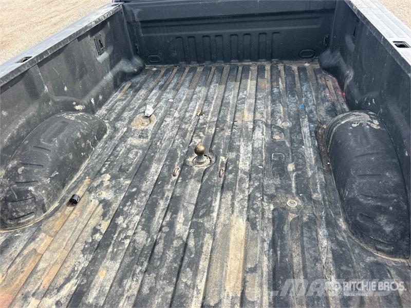 Ford F-350 XLT 4x4 Crew Cab Pickup Ostalo