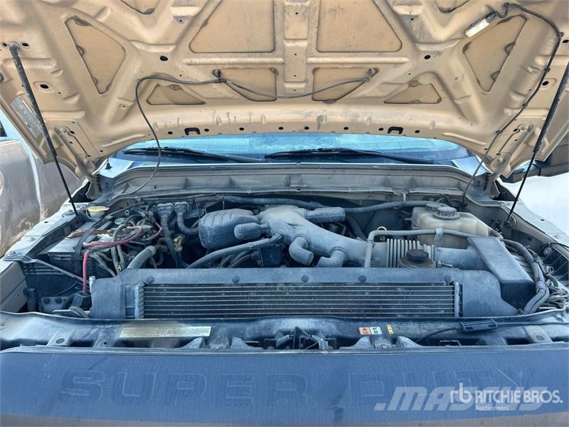 Ford F-450 Savivarčių priekabų vilkikai
