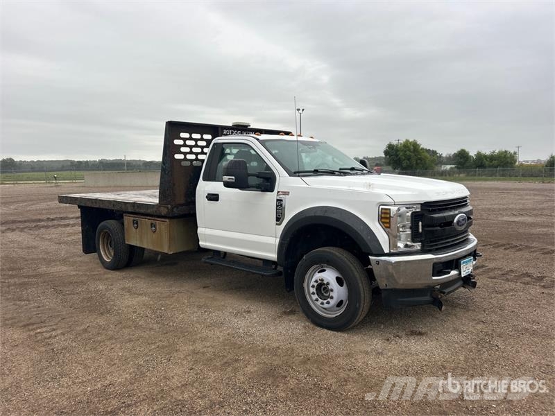 Ford F-450 Flatbed / Dropside trucks