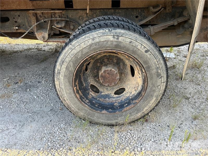 Ford F-450 Savivarčių priekabų vilkikai