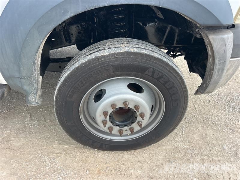 Ford F-450 Pritschenwagen/Pritschenwagen mit Seitenklappe