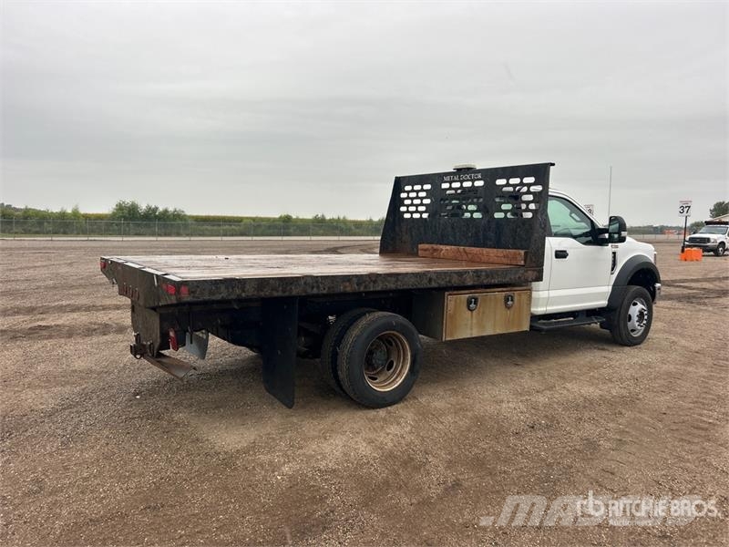 Ford F-450 Flatbed / Dropside trucks