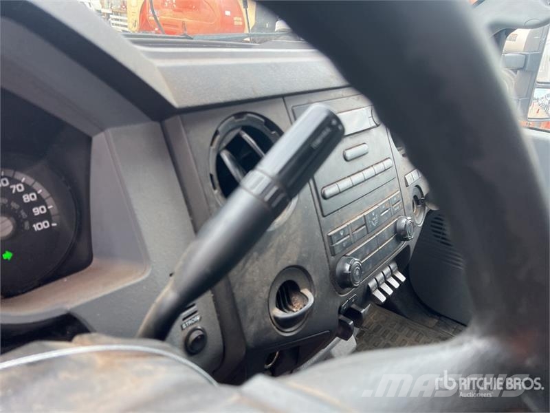 Ford F-450 ダンプ