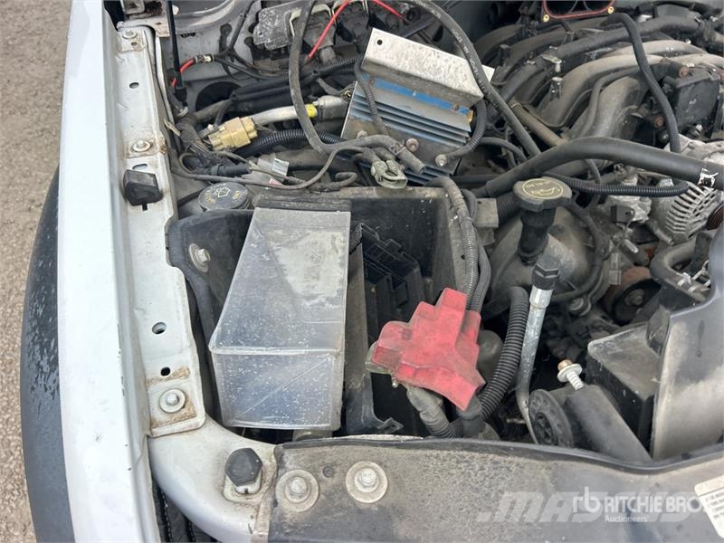 Ford F-450 Teherautóra szerelt emelők és állványok