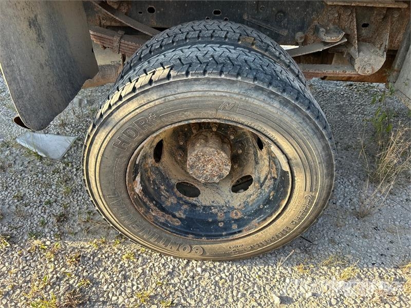 Ford F-450 Savivarčių priekabų vilkikai