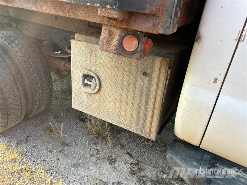 Ford F-450 Savivarčių priekabų vilkikai