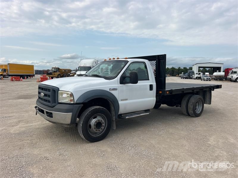 Ford F-450 Pritschenwagen/Pritschenwagen mit Seitenklappe