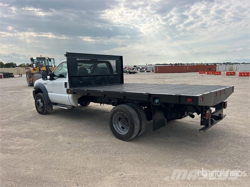 Ford F-450 Pritschenwagen/Pritschenwagen mit Seitenklappe