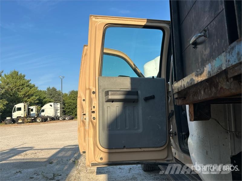 Ford F-450 Savivarčių priekabų vilkikai