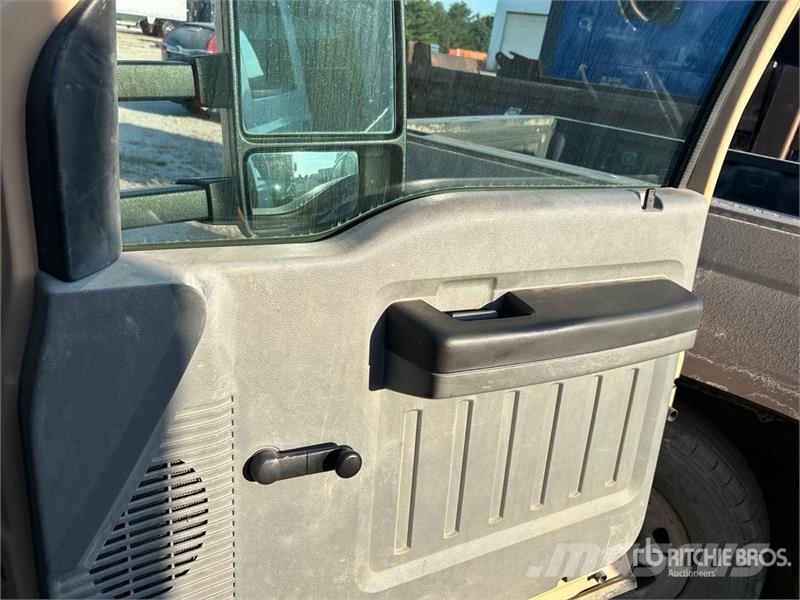 Ford F-450 Savivarčių priekabų vilkikai