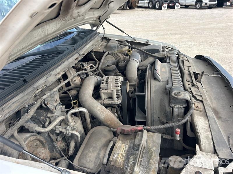 Ford F-450 Pritschenwagen/Pritschenwagen mit Seitenklappe