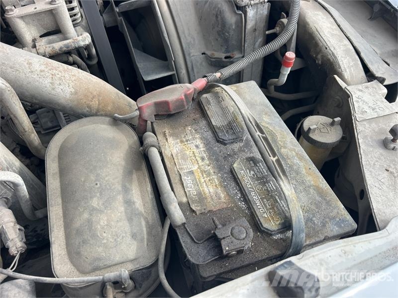 Ford F-450 Pritschenwagen/Pritschenwagen mit Seitenklappe