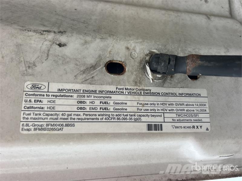 Ford F-450 Teherautóra szerelt emelők és állványok