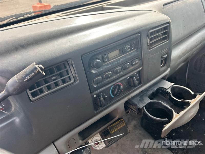 Ford F-450 傾卸式卡車
