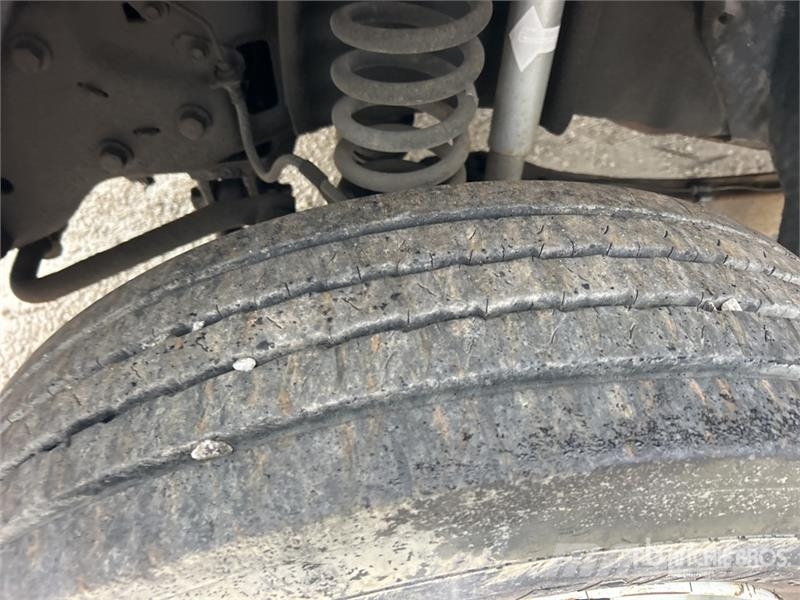 Ford F-450 Teherautóra szerelt emelők és állványok