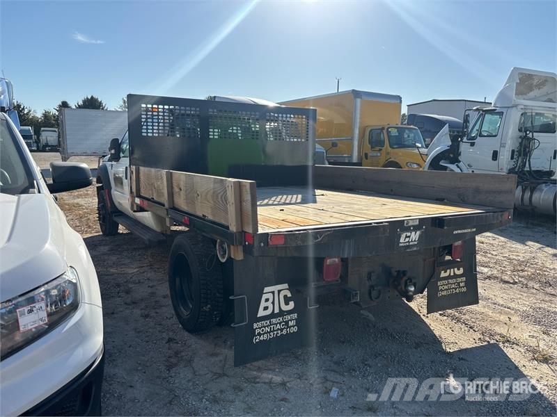 Ford F-450 Pritschenwagen/Pritschenwagen mit Seitenklappe