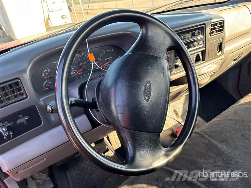 Ford F-450 Грузовики-платформы/боковая разгрузка