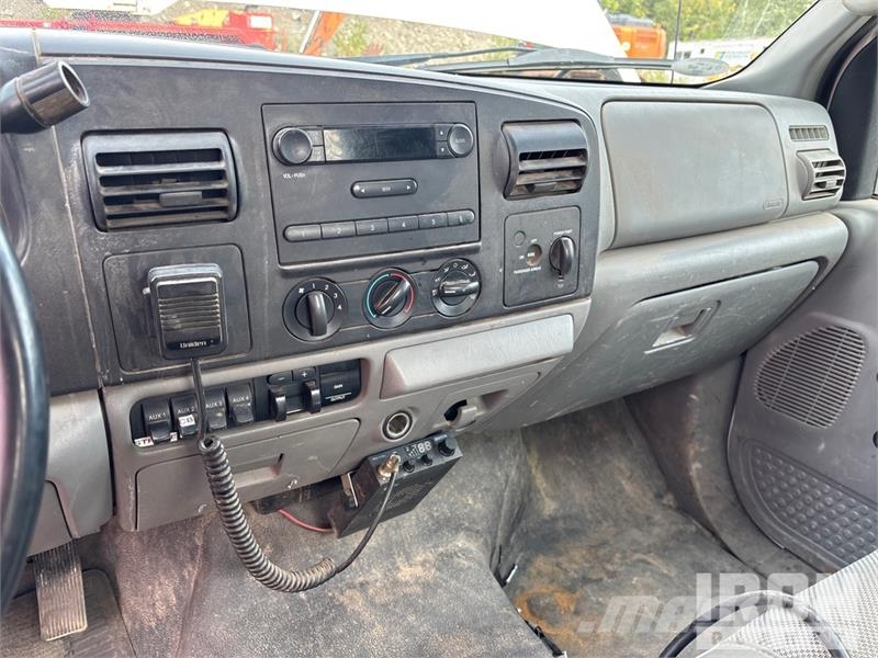 Ford F-450 Sklápěče