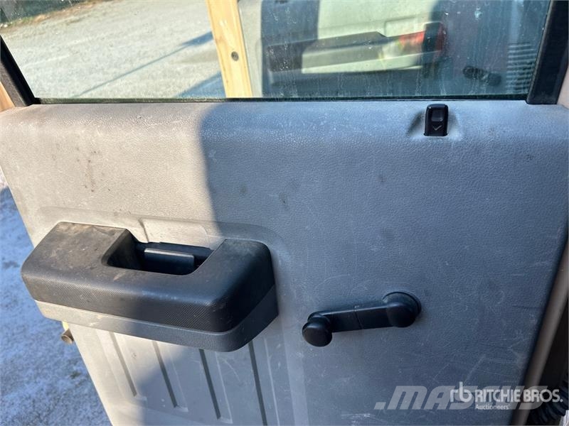 Ford F-450 Savivarčių priekabų vilkikai