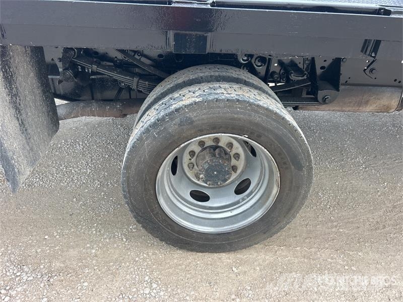 Ford F-450 Pritschenwagen/Pritschenwagen mit Seitenklappe
