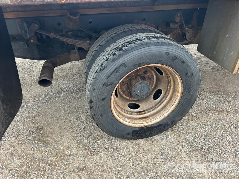 Ford F-450 Flatbed / Dropside trucks