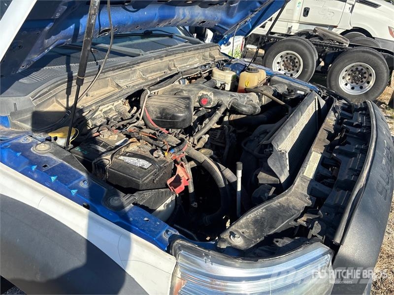 Ford F-450 Pritschenwagen/Pritschenwagen mit Seitenklappe
