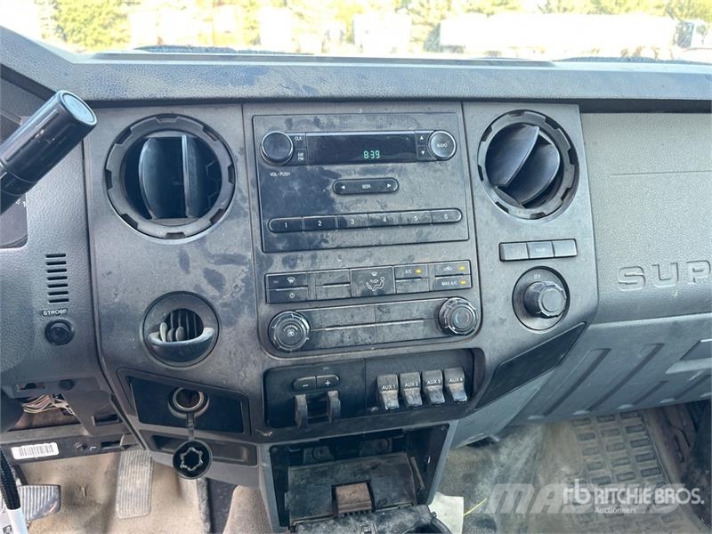 Ford F-450 Savivarčių priekabų vilkikai