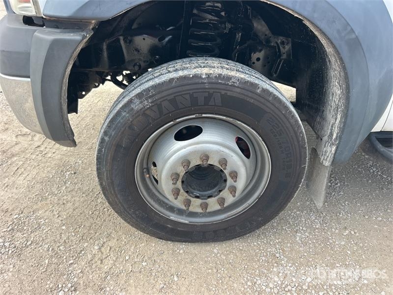Ford F-450 Pritschenwagen/Pritschenwagen mit Seitenklappe