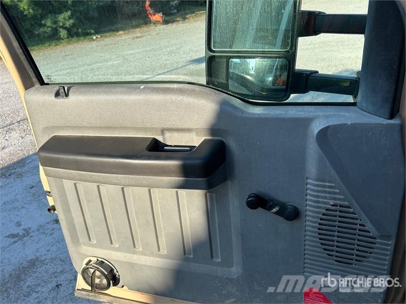 Ford F-450 Savivarčių priekabų vilkikai