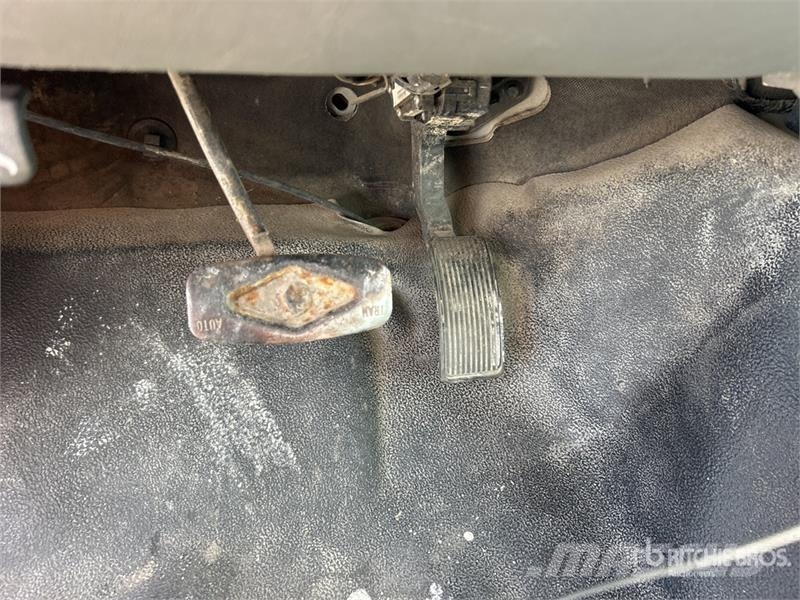 Ford F-450 Pritschenwagen/Pritschenwagen mit Seitenklappe