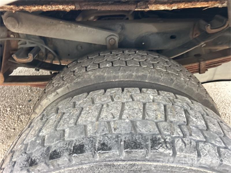 Ford F-450 Teherautóra szerelt emelők és állványok
