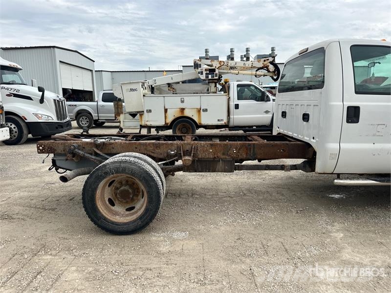Ford F-450 4x2 Cab and Chassis Kabiny a interiér