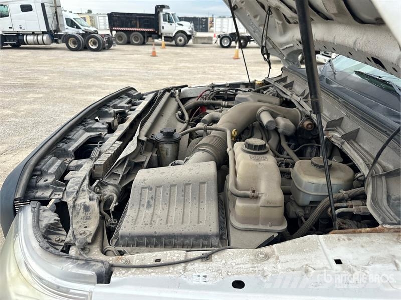 Ford F-450 4x2 Cab and Chassis Kabiny a interiér