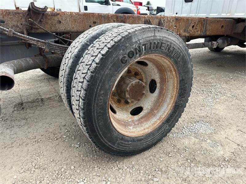 Ford F-450 4x2 Cab and Chassis Kabiny a interiér