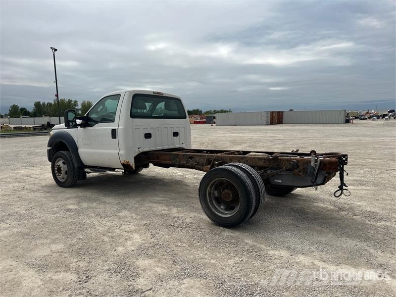 Ford F-450 4x2 Cab and Chassis Kabiny a interiér