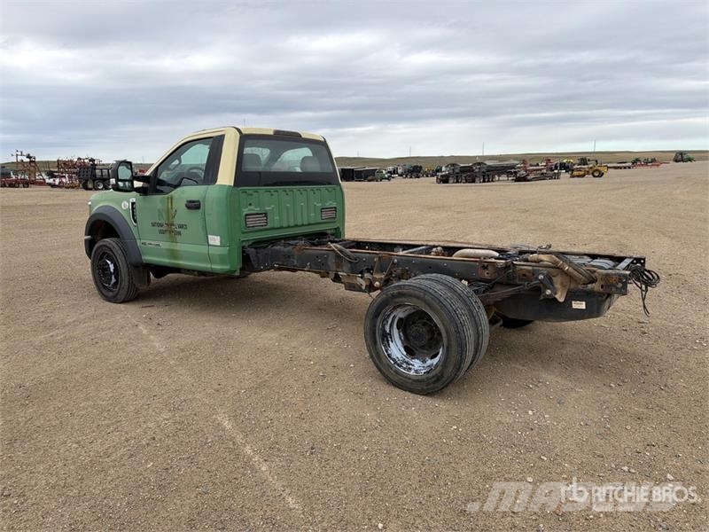 Ford F-450 4x2 Cab and Chassis Kabine i unutrašnjost