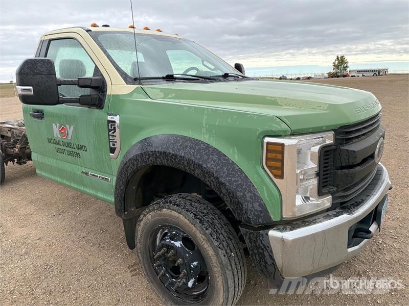 Ford F-450 4x2 Cab and Chassis Kabine i unutrašnjost