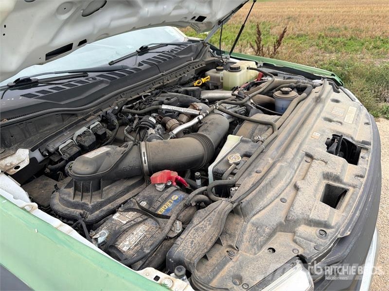 Ford F-450 4x2 Cab and Chassis Kabine i unutrašnjost