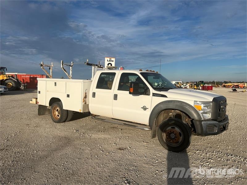 Ford F-450 4x4 Crew Cab Utility Truck Furgonetas caja abierta