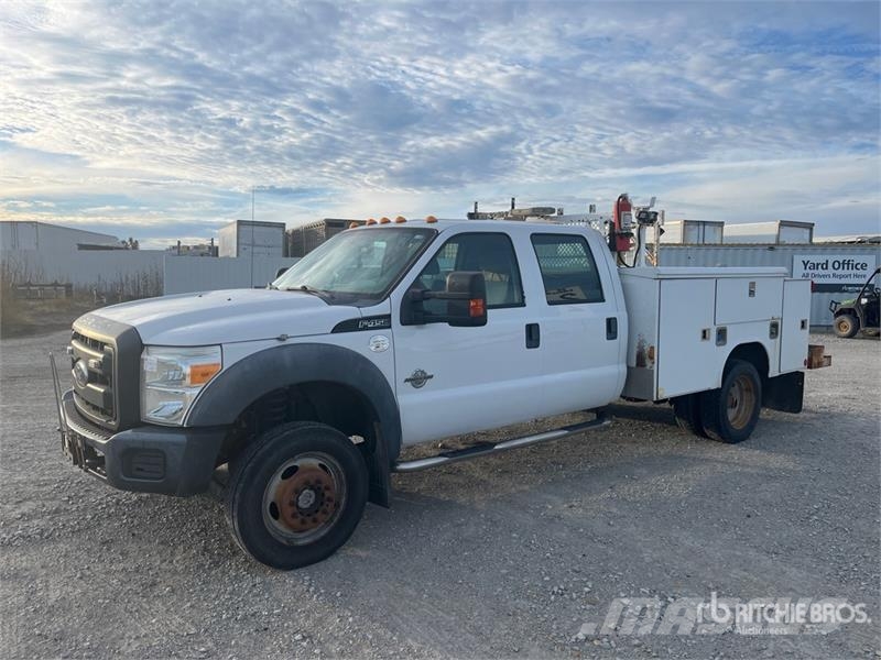 Ford F-450 4x4 Crew Cab Utility Truck Furgonetas caja abierta