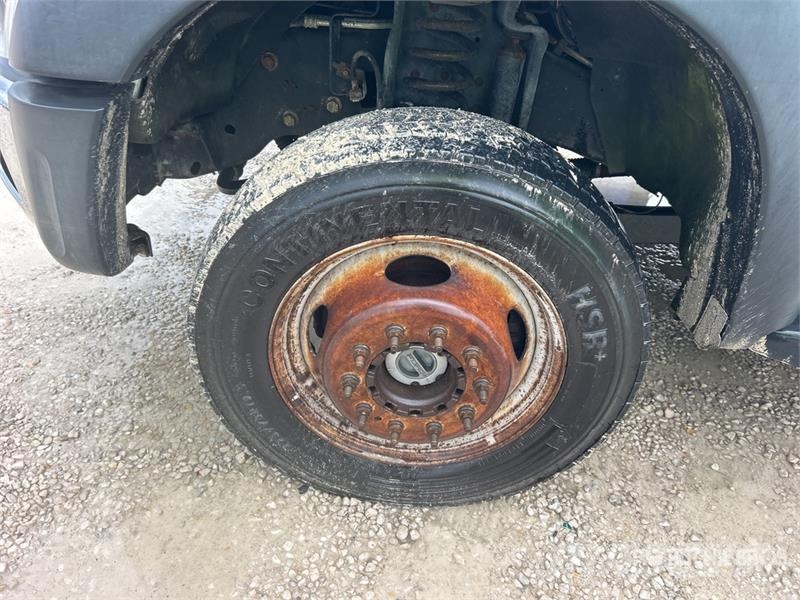 Ford F-450 4x4 Utility Truck Pikaplar