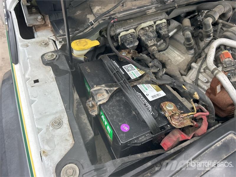Ford F-450 4x4 Utility Truck Pikaplar