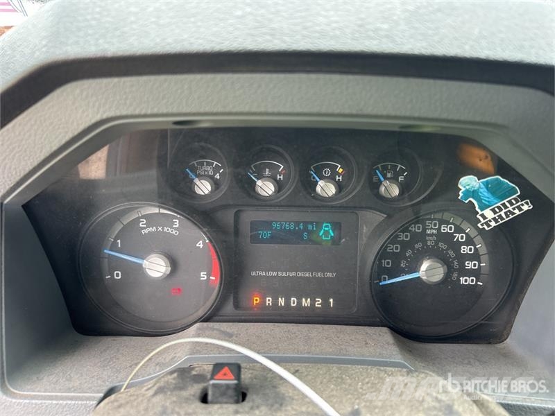 Ford F-450 4x4 Utility Truck Pikaplar