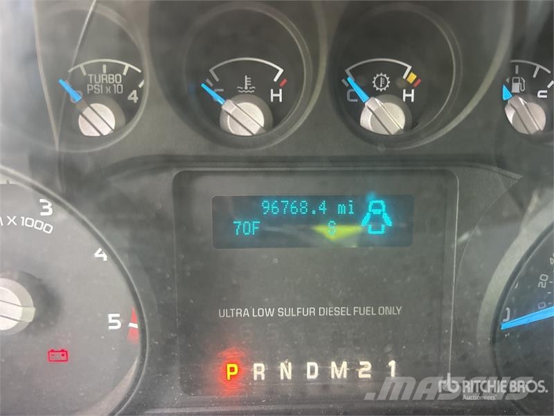 Ford F-450 4x4 Utility Truck Pikaplar
