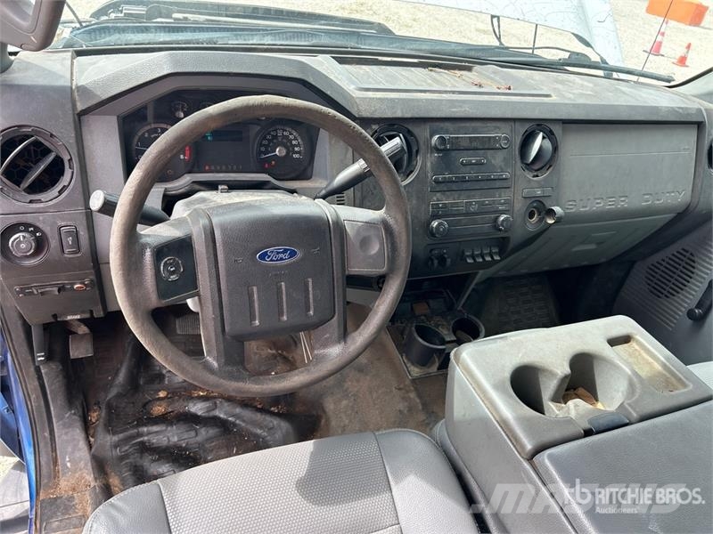 Ford F-450 XL 4x2 Crew Cab Flatbed Dump Truck 傾卸式卡車