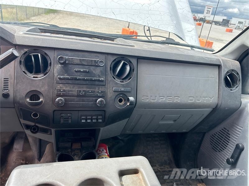 Ford F-450 XL 4x2 Crew Cab Flatbed Dump Truck 傾卸式卡車