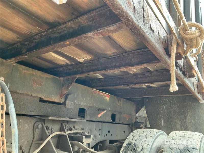 Ford F-450 XL 4x2 Crew Cab Flatbed Dump Truck Pašizgāzējs