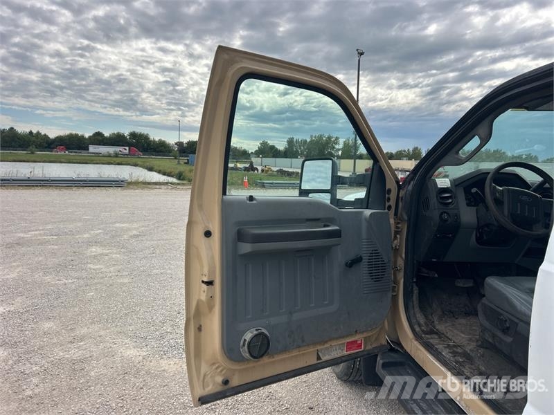 Ford F-450 XL 4x2 Crew Cab Flatbed Dump Truck 傾卸式卡車
