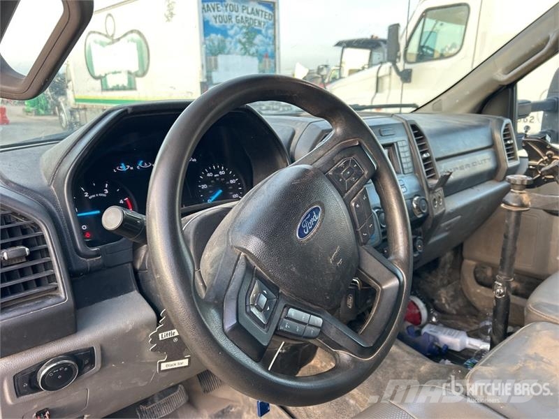 Ford F-450 XL 4x2 Extended Cab Utility Truck Flakbilar/Pickuper